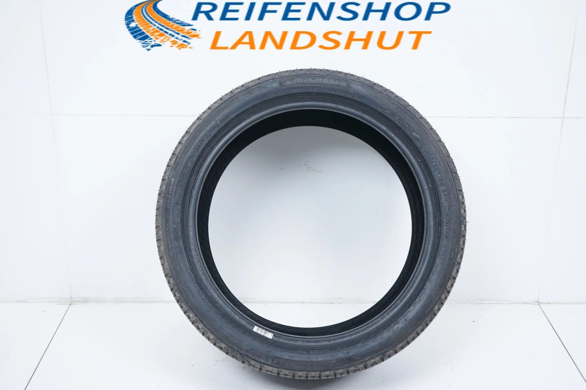 1x Allwetterreifen 255 35 18 Zoll ca.7 mm Michelin DOT15 MO