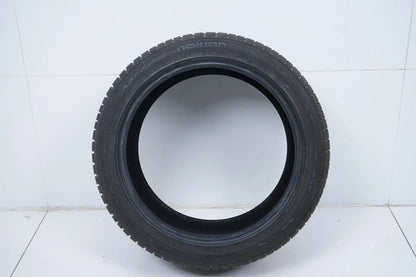 1 x Winterreifen Nokian 255 40 18 Zoll DOT19 ca.7 mm