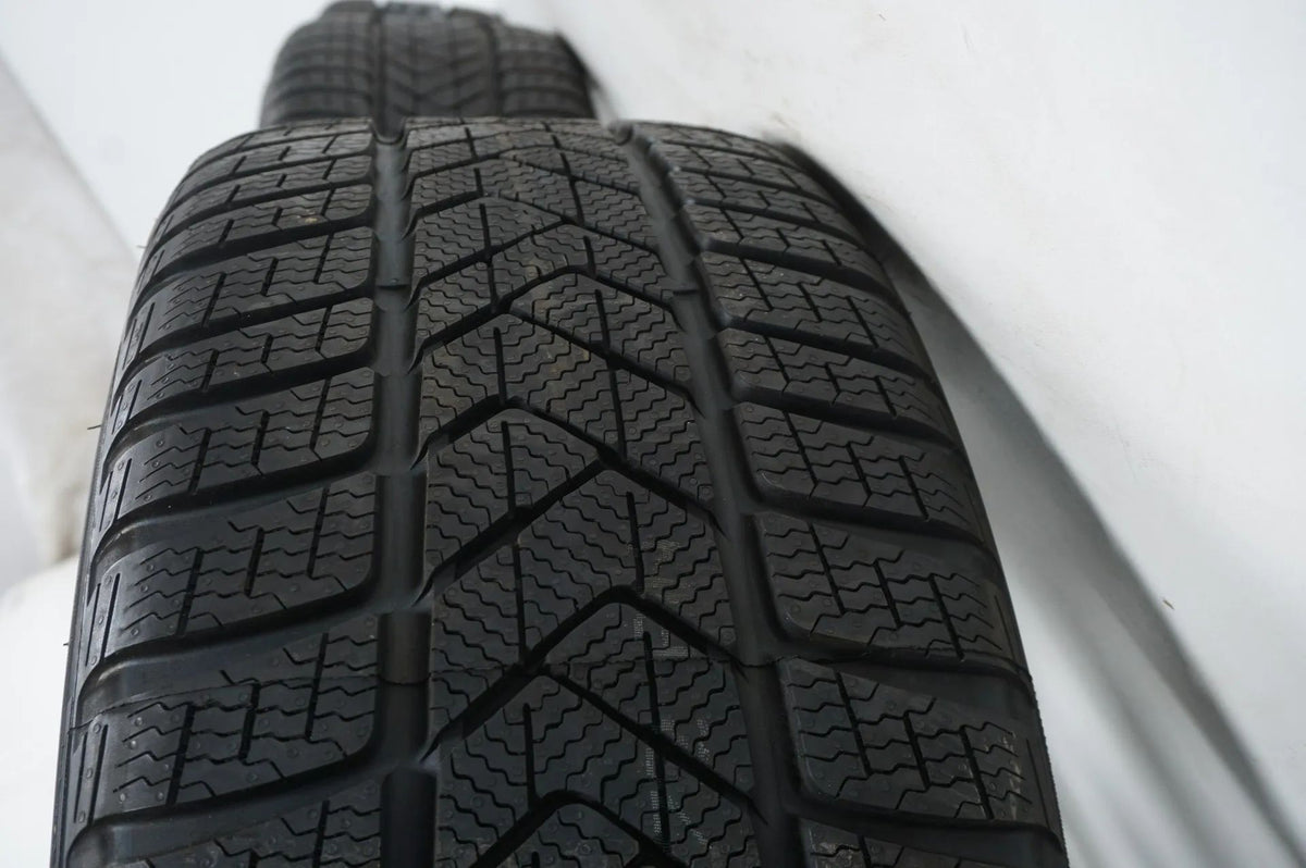 Like new Tesla Model 3 winter wheels 235/35/20 inch with sensors (valid until 2020) Detail view 11