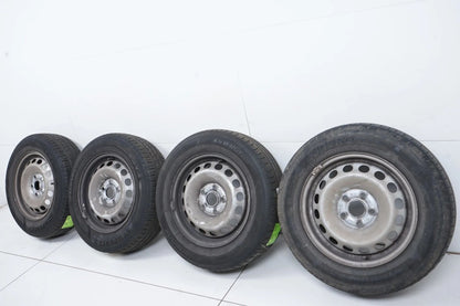 Volkswagen VW Caddy Allwetterräder mit neuen Allwetterreifen 195 65 15 Zoll