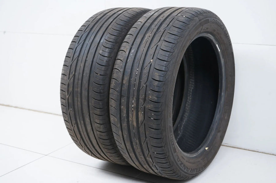 2 x pneus d'été Bridgestone 225 50 18 pouces DOT19 environ 6mm