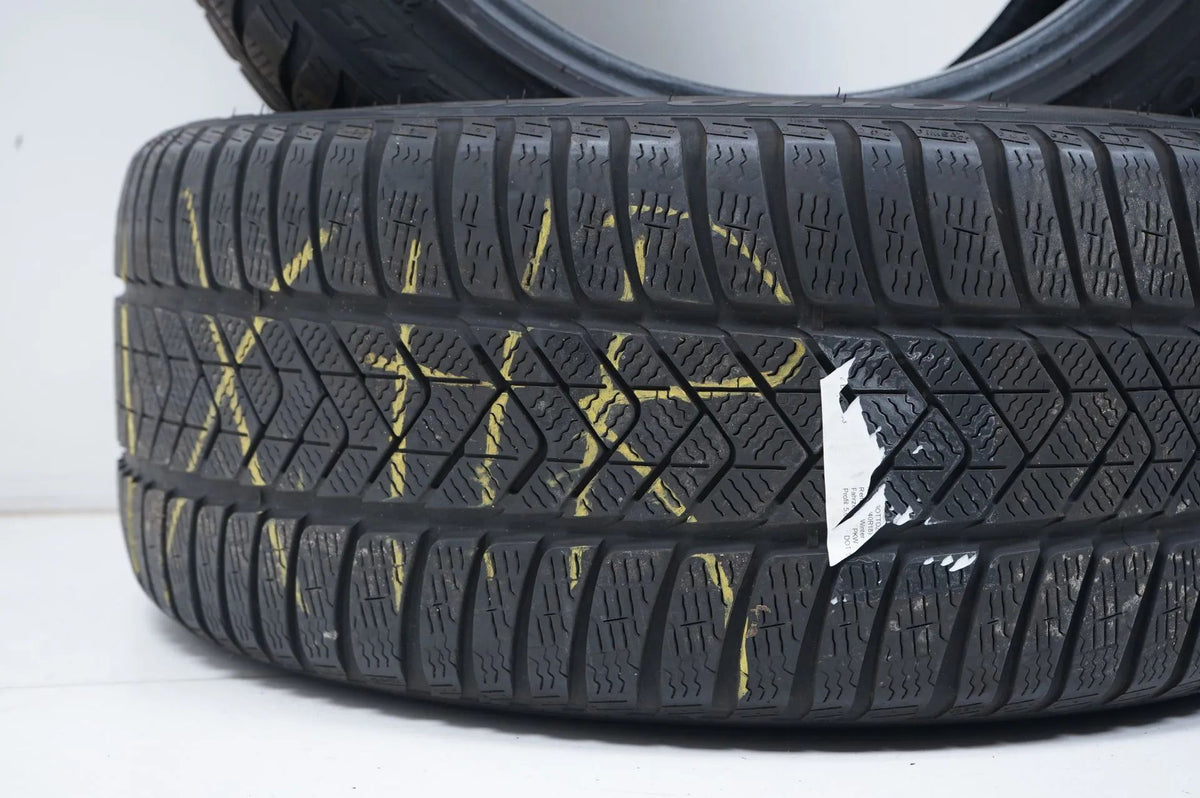 2x Winterreifen 275 40 18 Zoll Pirelli ca.4 mm DOT19 MO Detailansicht 6
