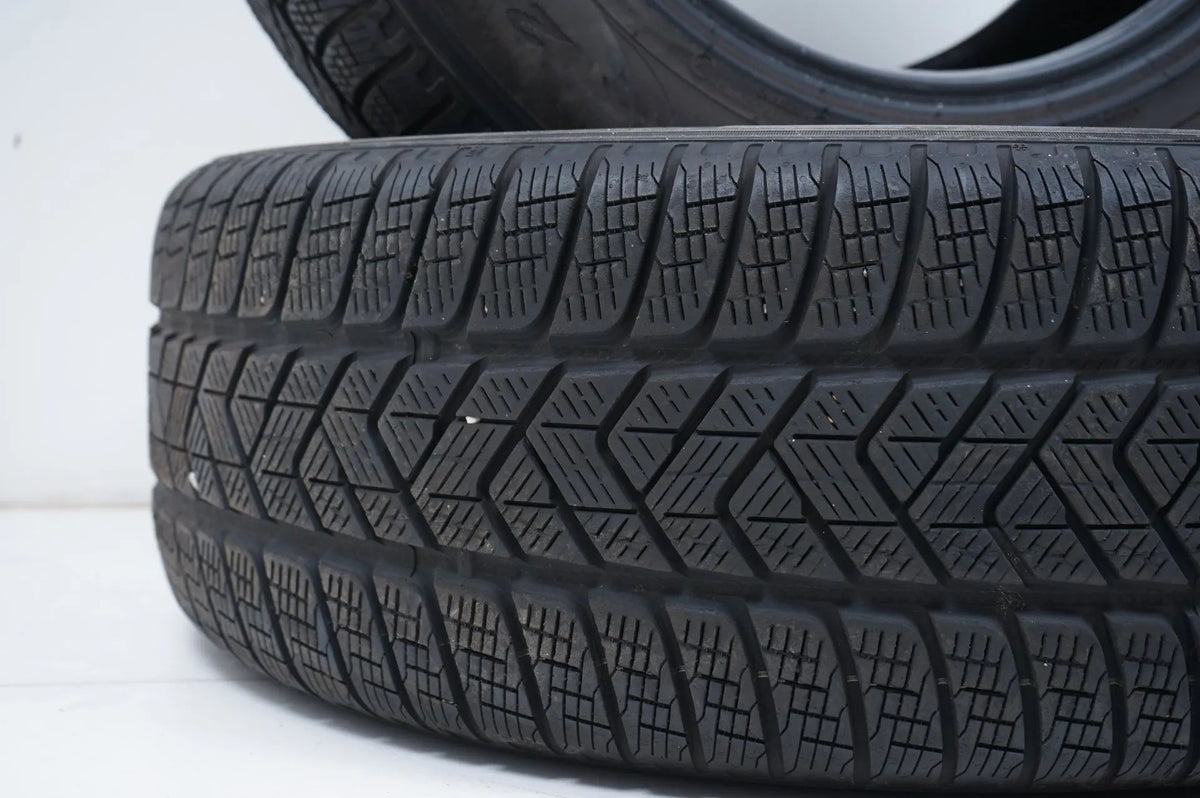 2x Pirelli winter tires 235 65 17 inch DOT21/20 MO approx. 5 mm tread depth Detailansicht 6
