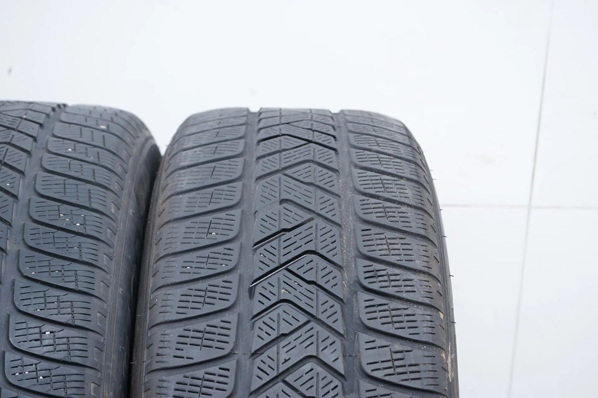 4x Winterreifen Pirelli 235 60 18 Zoll DOT17 MO ca.4mm Detailansicht 7