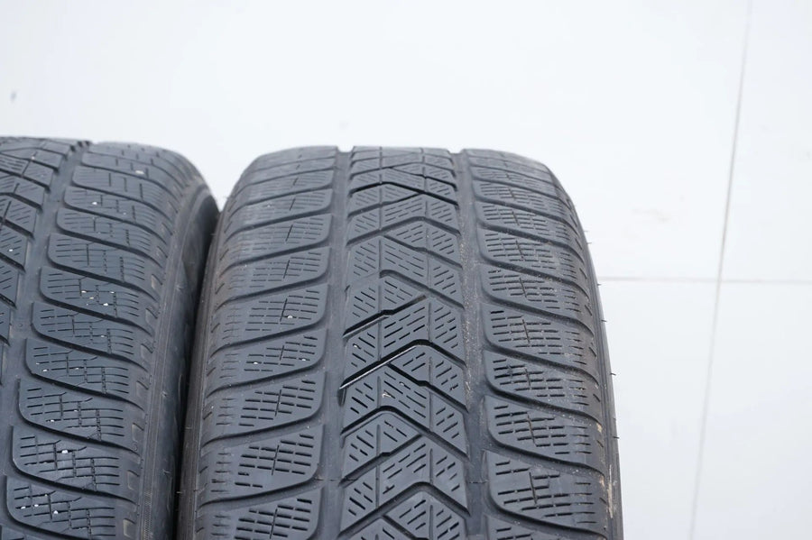 4x Winterreifen Pirelli 235 60 18 Zoll DOT17 MO ca.4mm