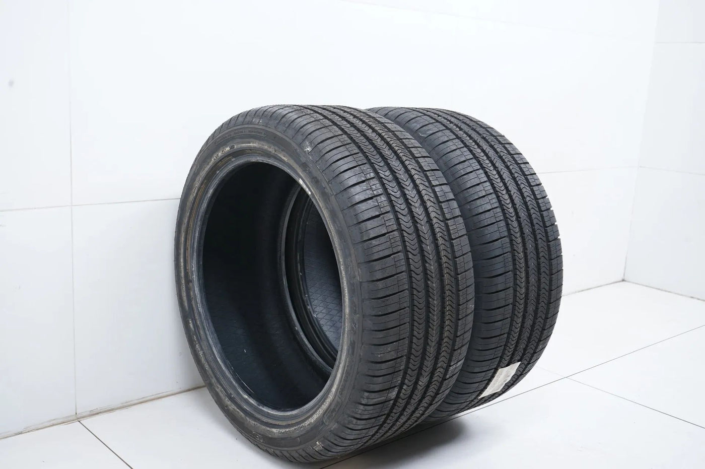2 x DEMO summer tires/all-weather tires Goodyear 285/40/20 inch MO