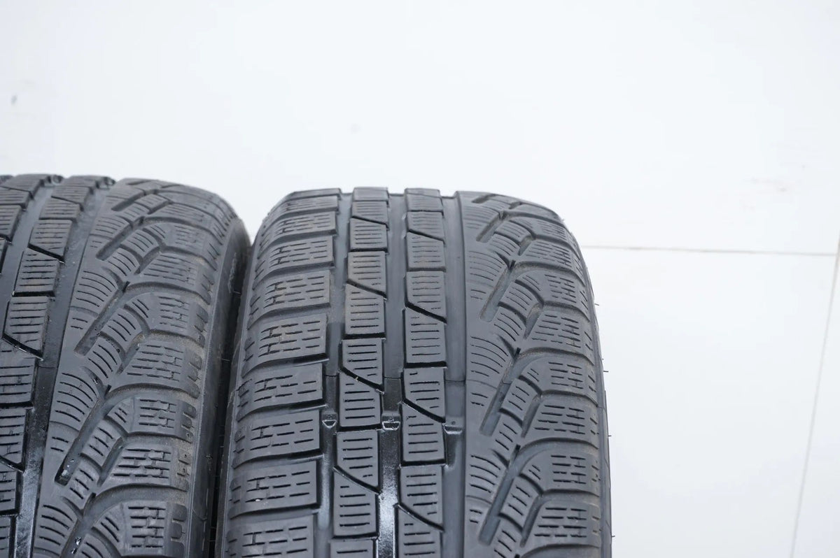 4x Winterreifen Pirelli 215 45 18 Zoll DOT18 ca.6mm MO Detailansicht 7