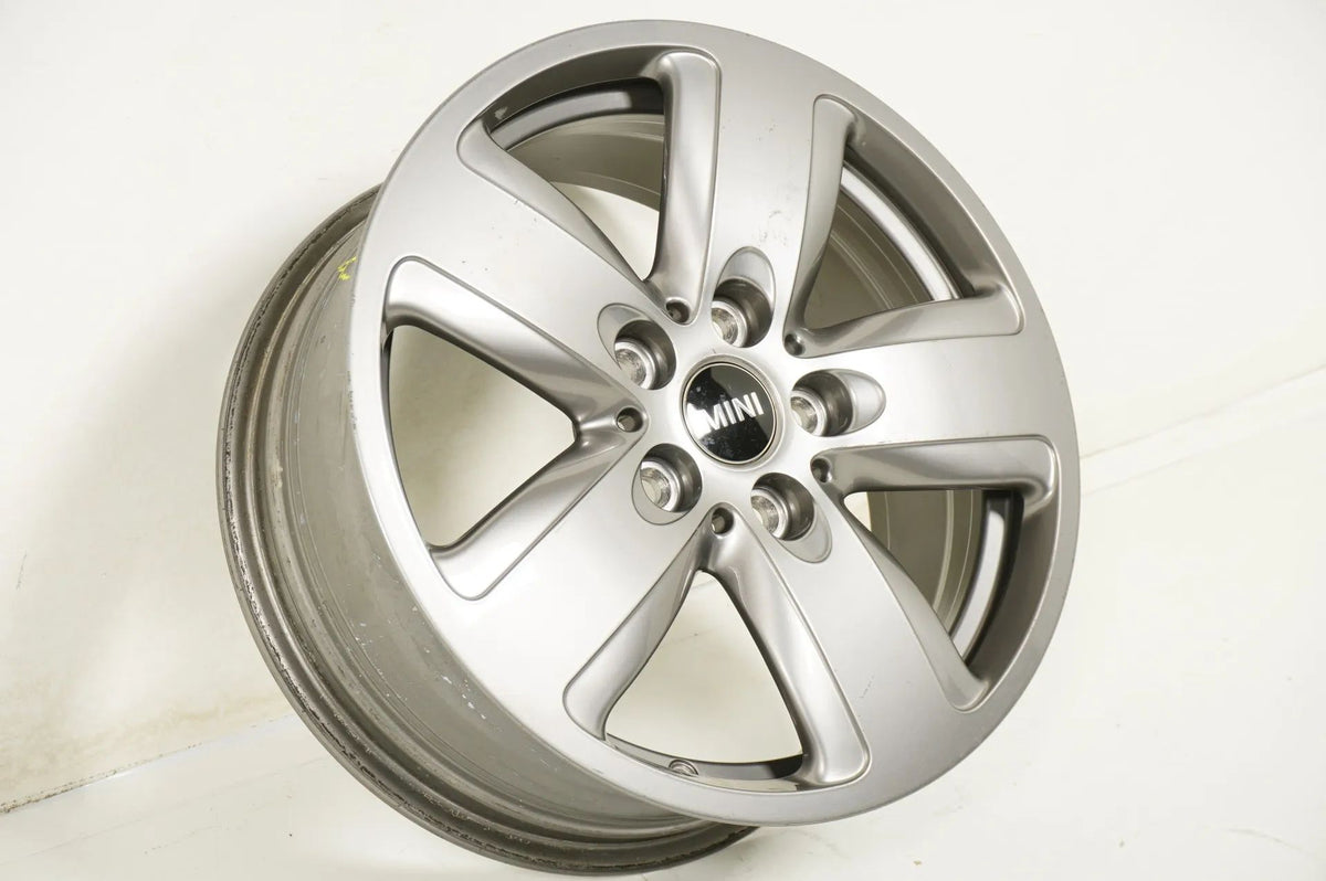 1 x Hliníkový disk MINI Clubman F54 16 palců 517 6856043 Detailní zobrazení 2