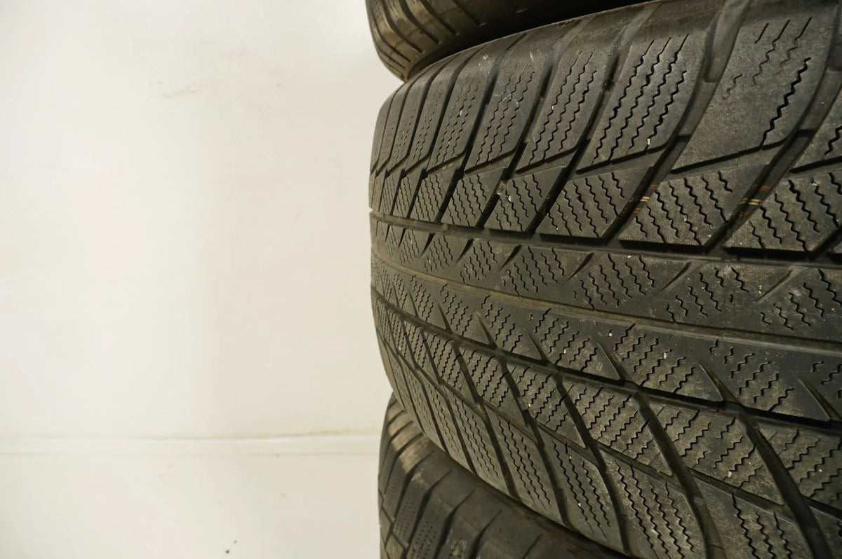 4 x Winterreifen Bridgestone 245 50 19 Zoll DOT18 Bmw* ca.5mm RFT Detailansicht 7