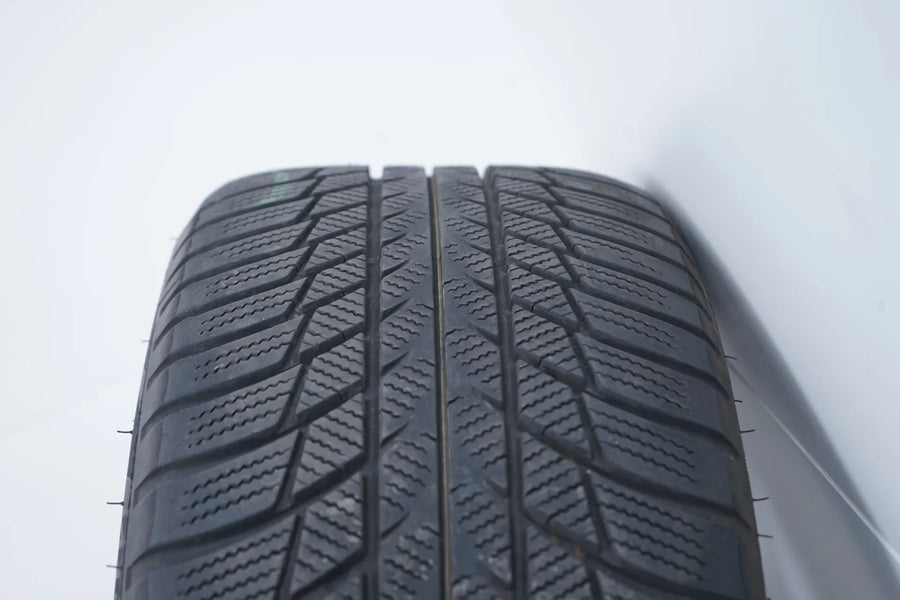 Roues et pneus hiver 18 pouces pour Mercedes Classe AB W177 B247