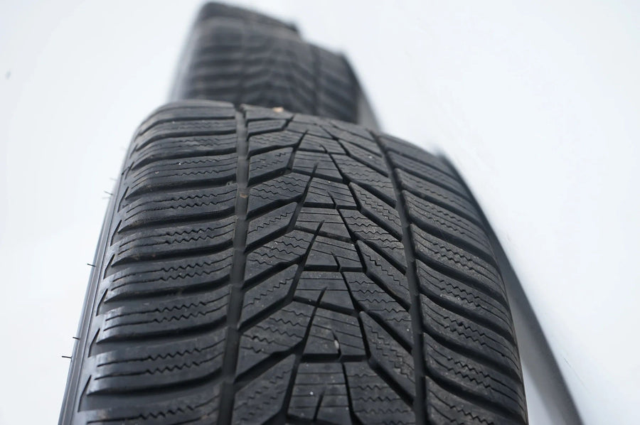 Audi A3 Seat VW Skoda Winterräder Winterreifen 225 40 18 Zoll