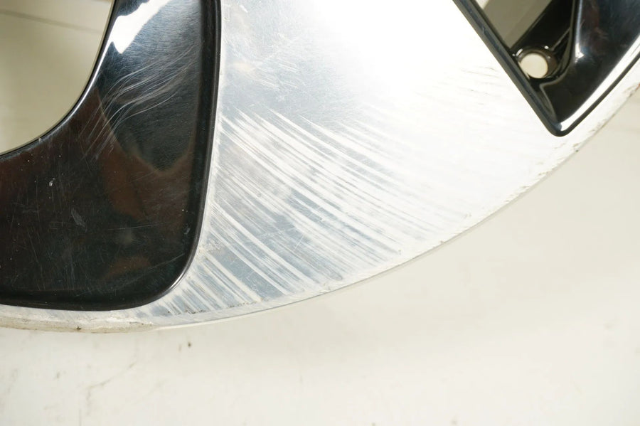 1 x Originální hliníkový disk BMW i8 L12 L15 20 palců 444 6857576 7,5J