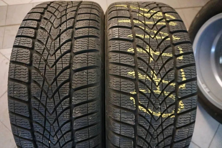Roues d'hiver d'origine Mercedes Classe C W205 S205 Pneus d'hiver 225 50 R17 6mm RFT
