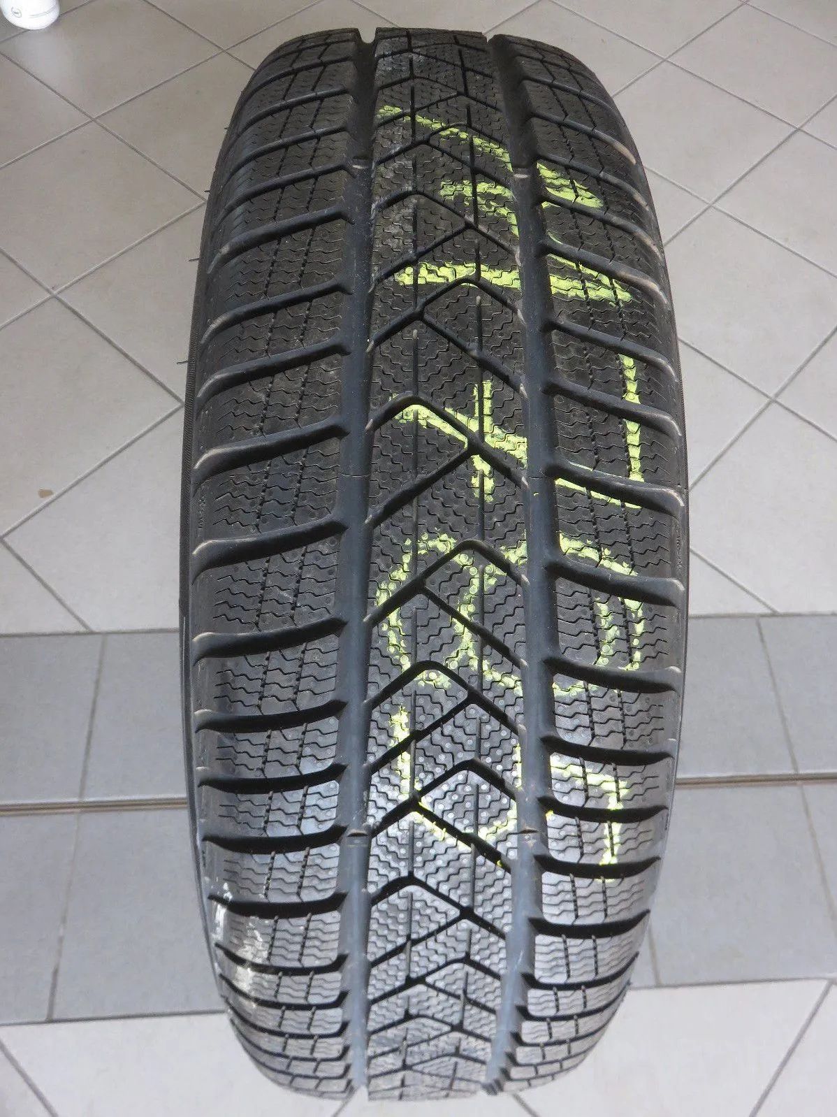1 X 225 60 R18 104H Winterreifen Pirelli SottoZero 3* RSC RunFlat 2016 7,5mm
