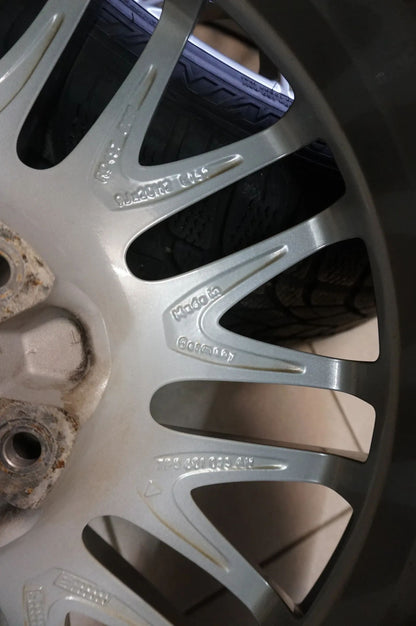 Jantes alu d'origine Porsche Cayenne 92A pneus hiver 275 45 R20 pouces 7P5601025AH