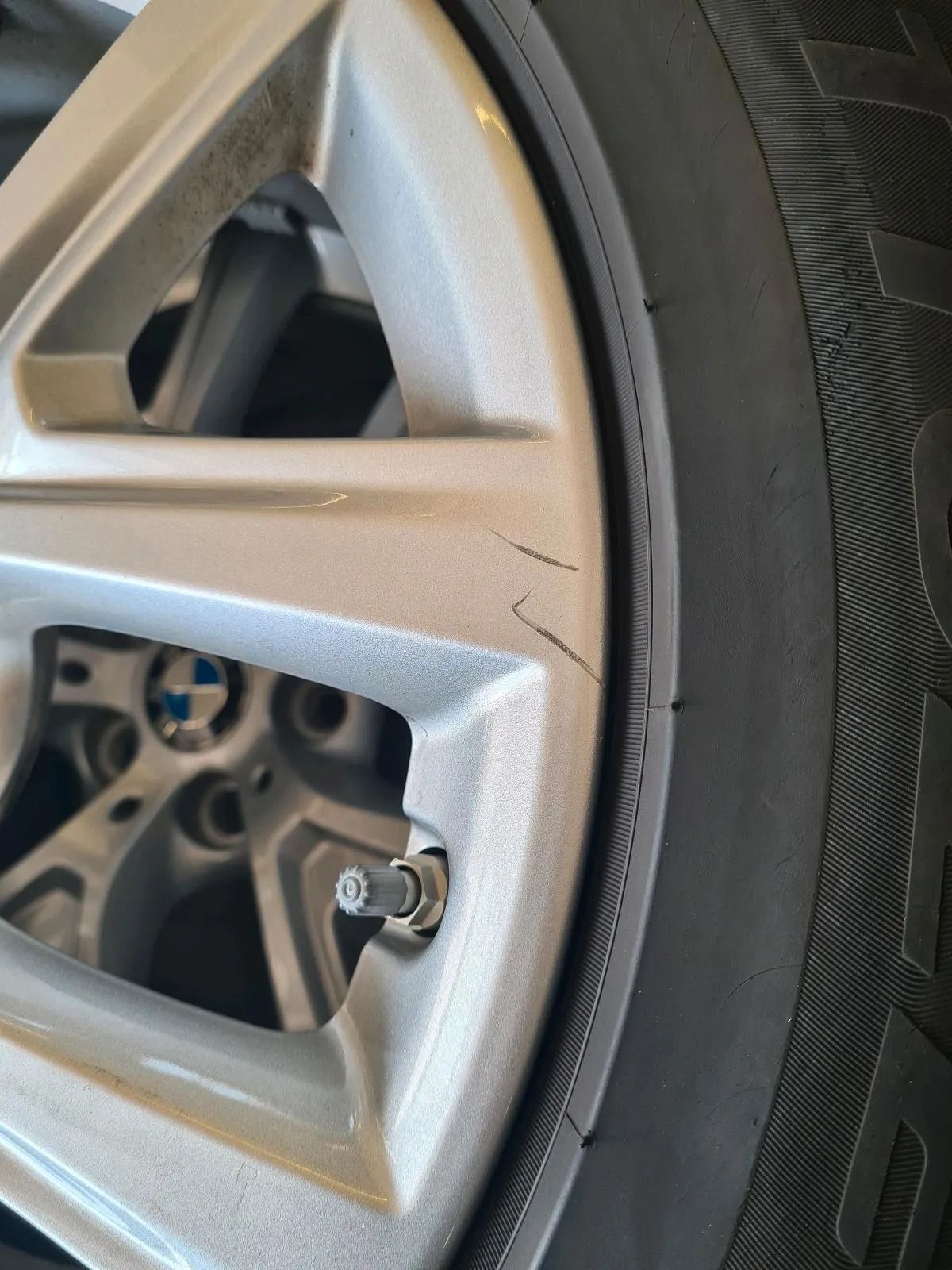 Original BMW X1 F48 X2 F39 17 Zoll Alufelgen Winterräder Winterreifen 205 60 R17 Detailansicht 10