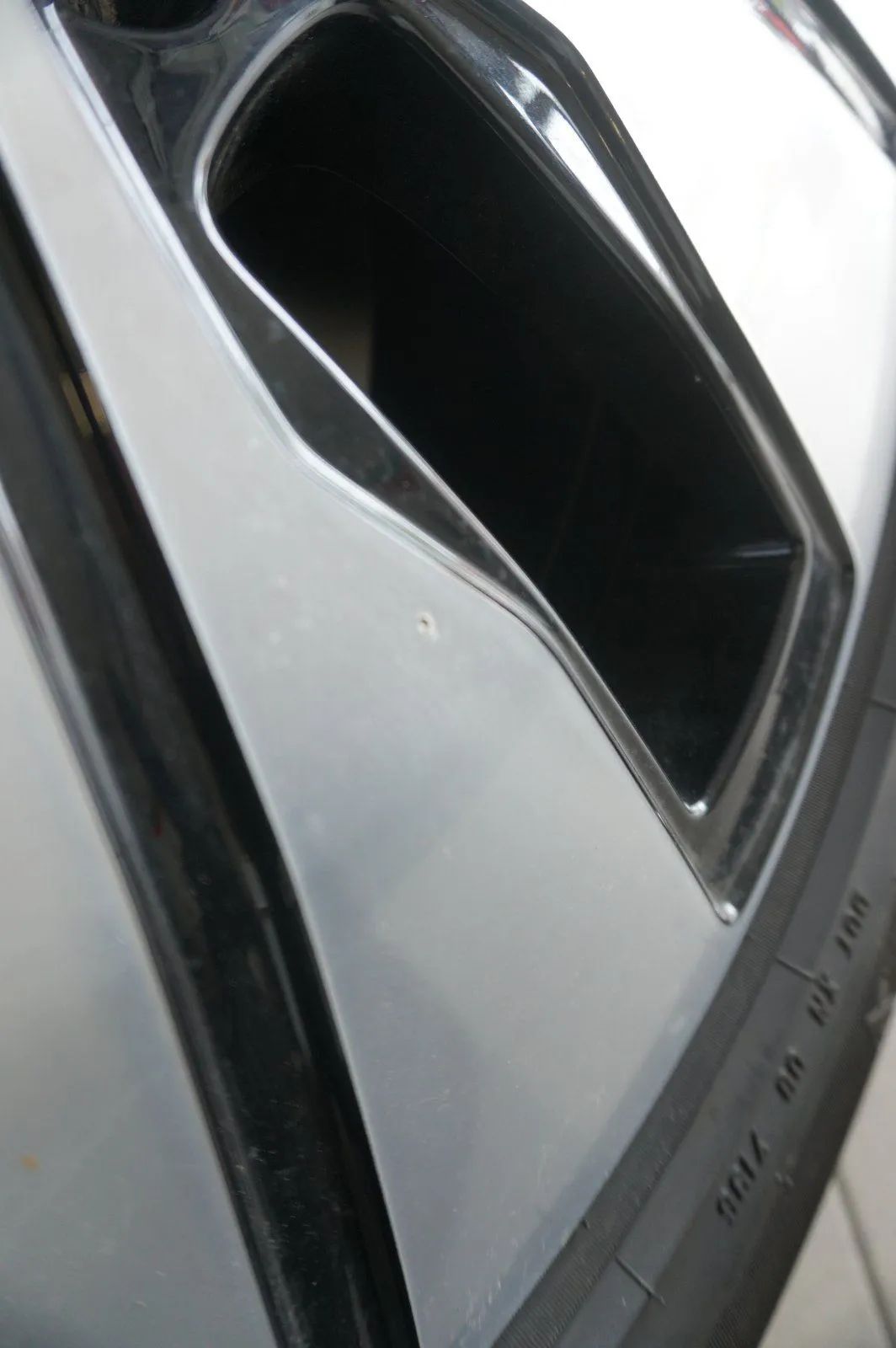 Original Mercedes EQC W293 N293 19 inch Alloy Wheels Winter Tires Winter Wheels Detailansicht 4