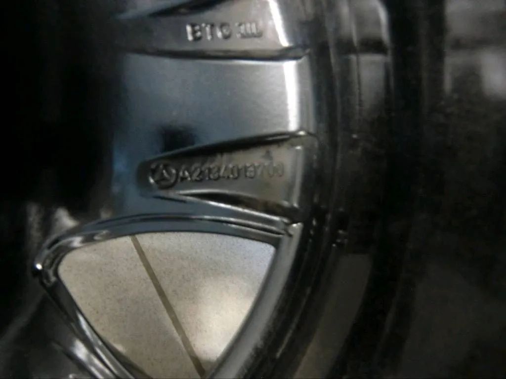 Original Mercedes E Klasse W213 S213 18 Zoll Alufelgen Winterräder Winterreifen Detailansicht 19
