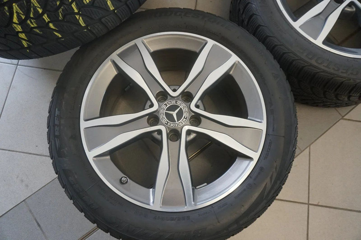 Jantes aluminium d'origine Mercedes Classe C W205 Roues hiver Pneus hiver 225 50 R17 Detailansicht 5