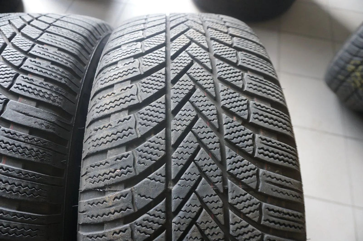 Original Mercedes EQC N293 Alloy Wheels Winter Tires Winter Wheels 235 55 R19 Detailansicht 10