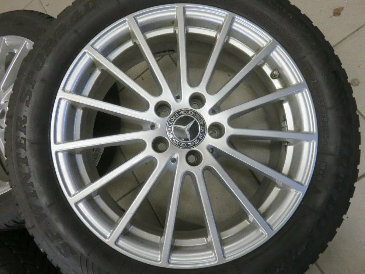 Original Mercedes GLA X156 W156 18 Zoll Alufelgen Winterreifen Winterräder 7mm Detailansicht 3