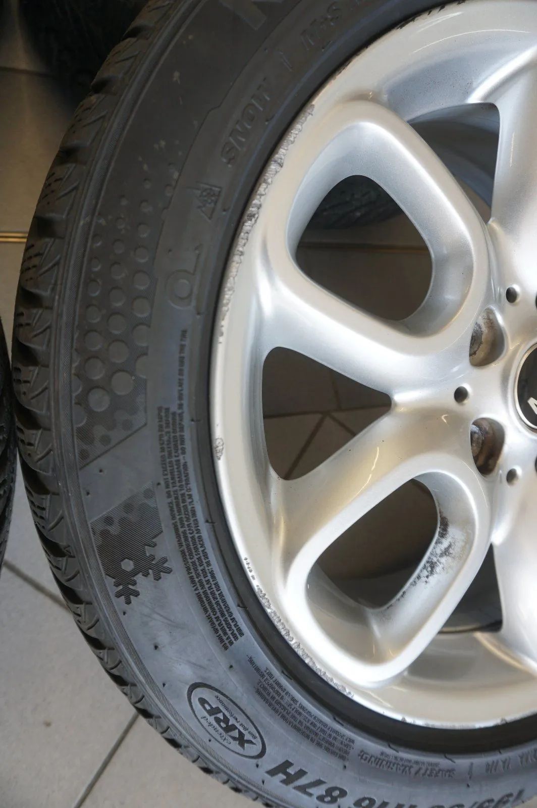 Genuine Mini One F56 Alloy Wheels Styling 494 LoopSpoke Winter Wheels Winter Tires Detail view 4