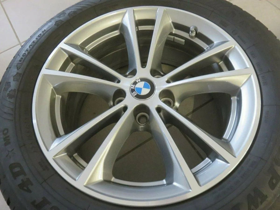 Originální 17 palců hliníková kola BMW řady 5 G30 G31 631 6863417 se zimními koly a pneumatikami