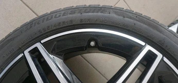 Mercedes A-Klasse W177 B-Klasse W247 CLA C118 18 Zoll AMG Alufelgen Winterreifen Detailansicht 6