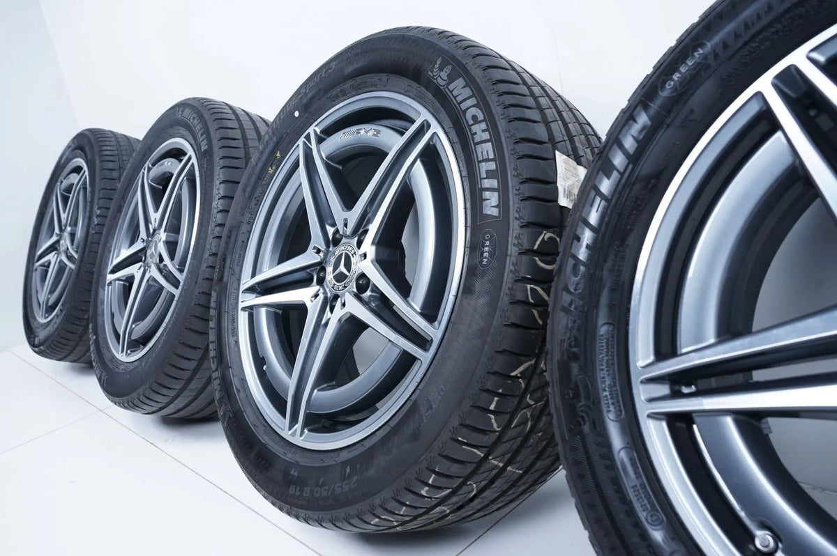 Mercedes EQC 19 inch AMG alloy wheels summer wheels summer tires 235 55 255 50 R19 Detailansicht 8