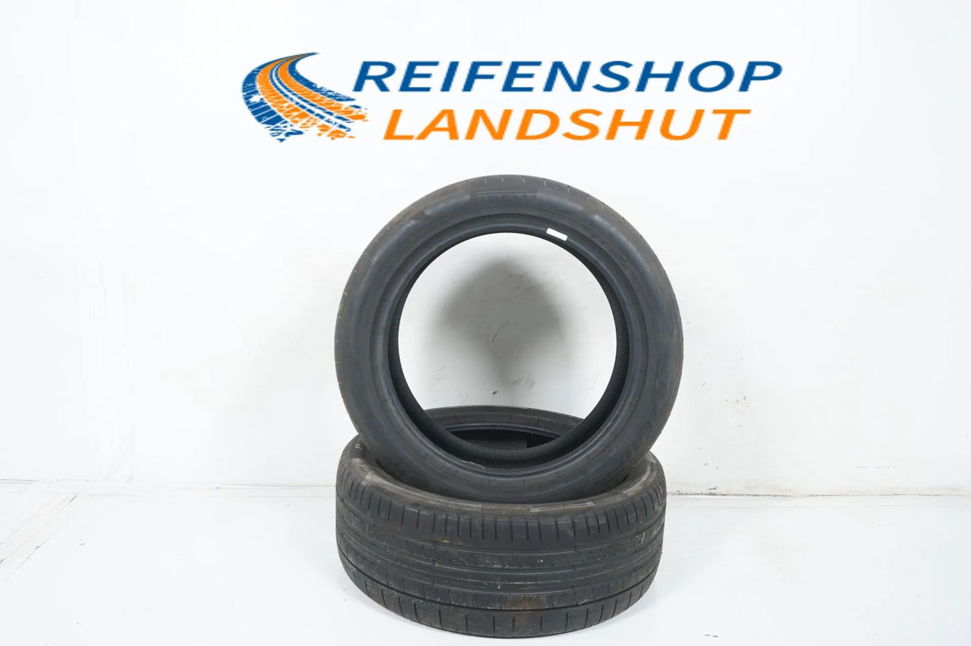 2 x Summer tires 255 45 19 inch Pirelli DOT20 approx. 5mm MO