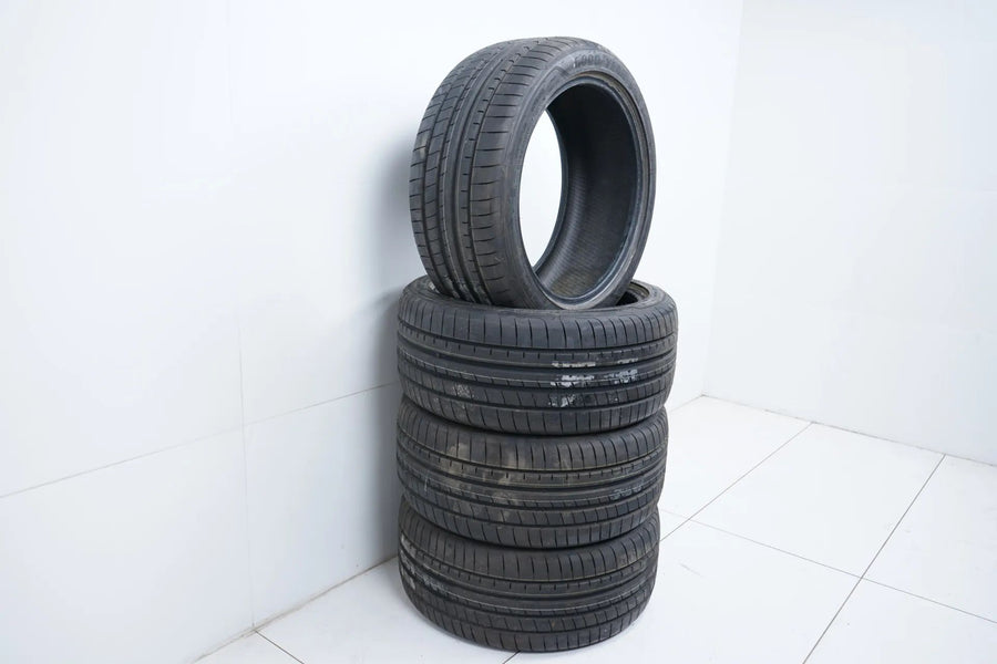 4x Goodyear summer tires 255/40 R18 DOT18 approx. 8 BMW* RFT
