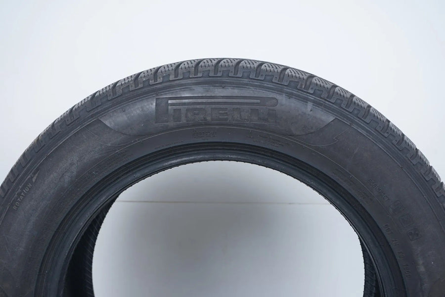 2x Pirelli winter tires 235 60 18 inch DOT17/16 MO approx. 4mm tread depth