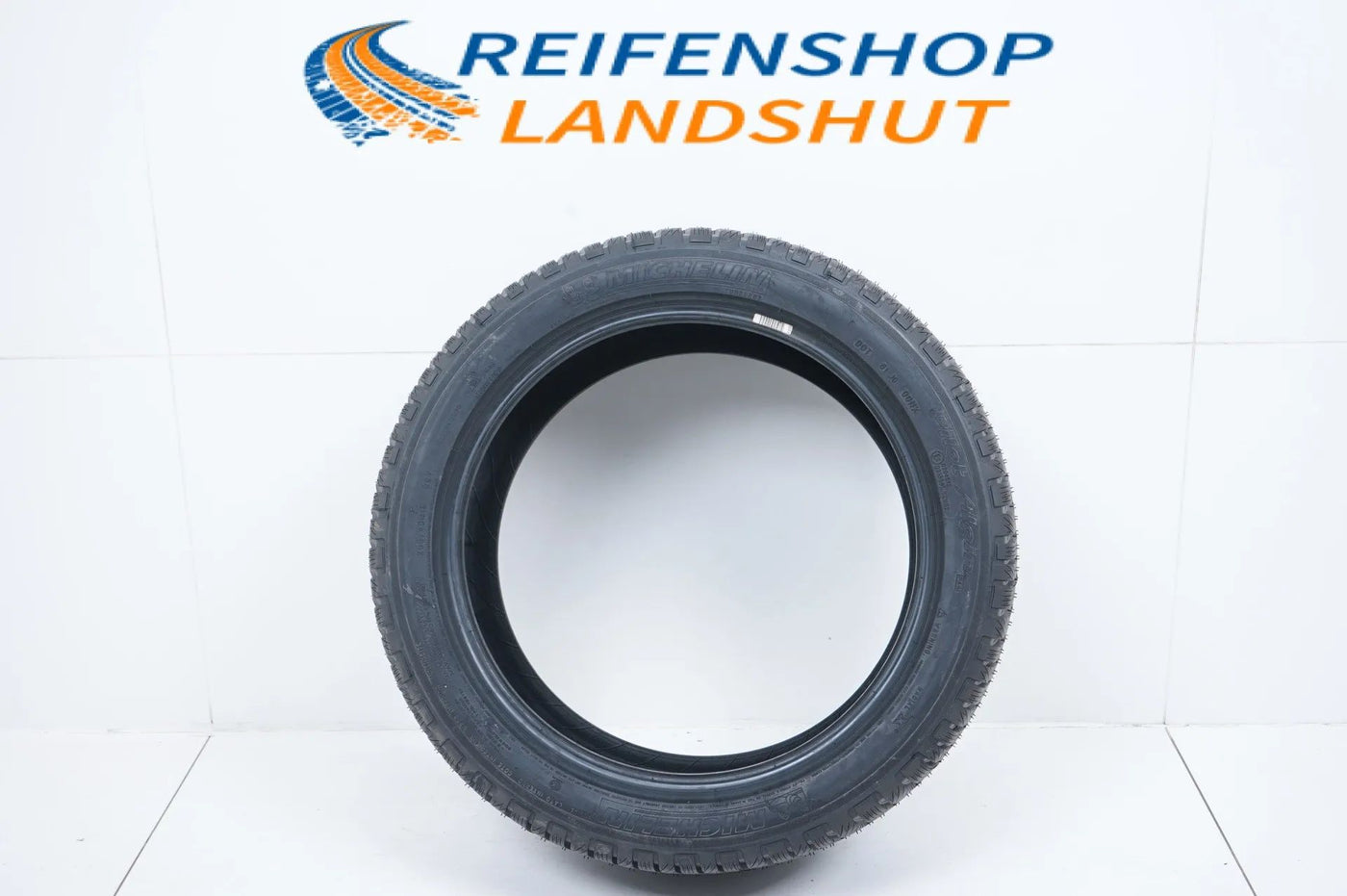 1x NEU Demo Winterreifen Michelin 255 40 18 Zoll DOT18