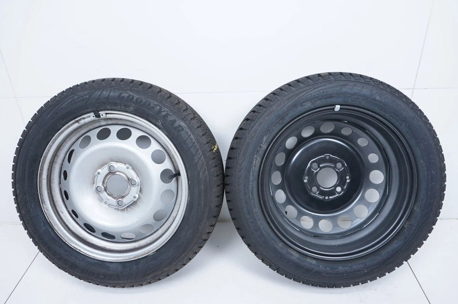 2 x Smart W453 Komplettrad Allwetterreifen 165 65 15 Zoll 7mm