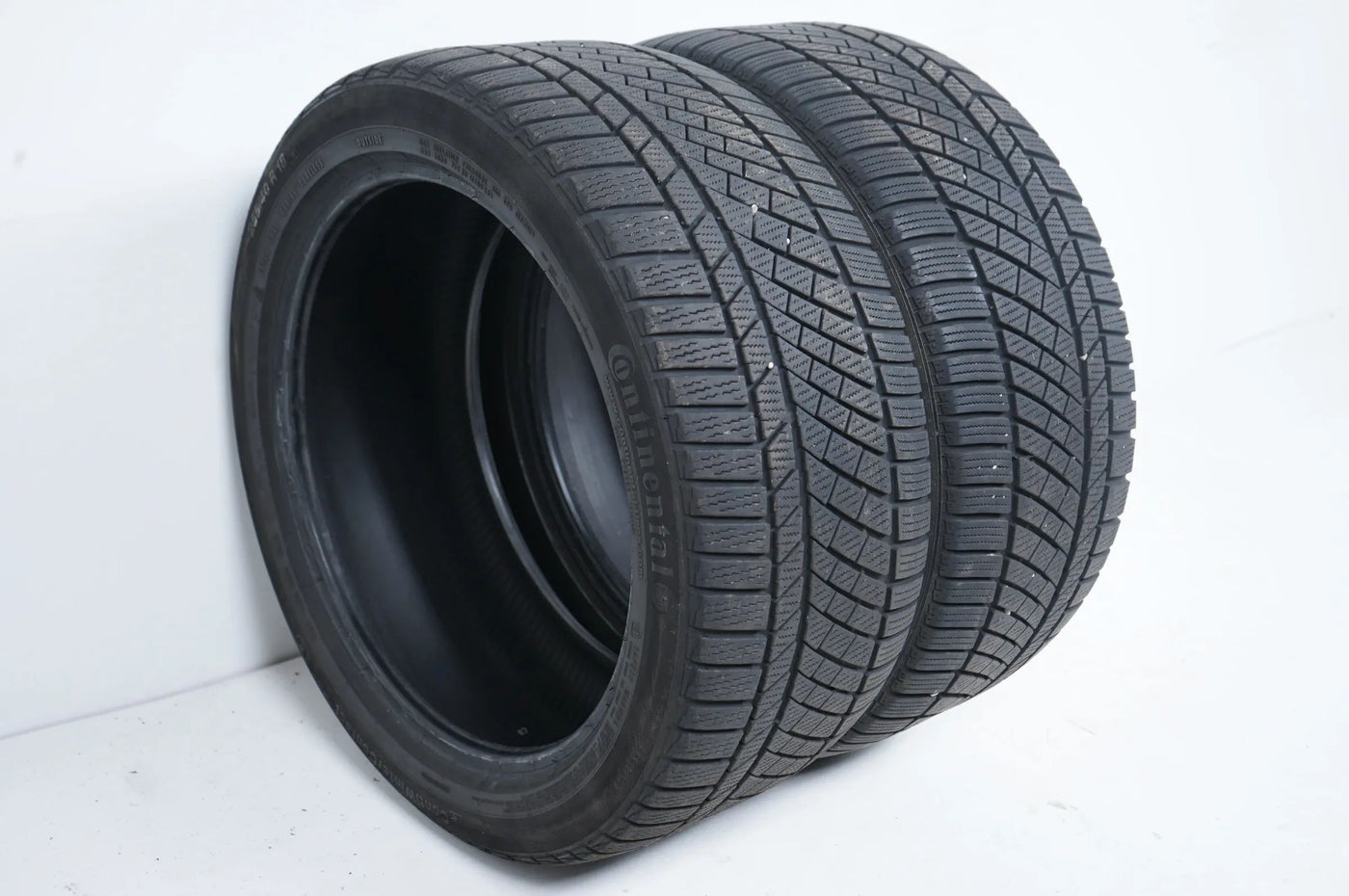 2 x Winterreifen Continental 255 40 18 Zoll DOT15 Bmw* ca.6mm