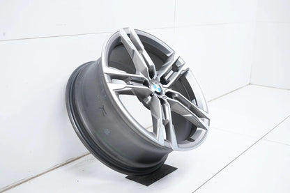 1 x originální BMW řady 1 řady 2 F44 F40 hliníkový disk 18 palců 556M 8053524
