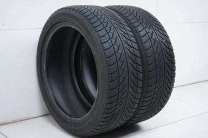 2 pneus hiver Goodyear 205/50 R17 pouces DOT15, profondeur d'environ 6 mm, BMW*RFT