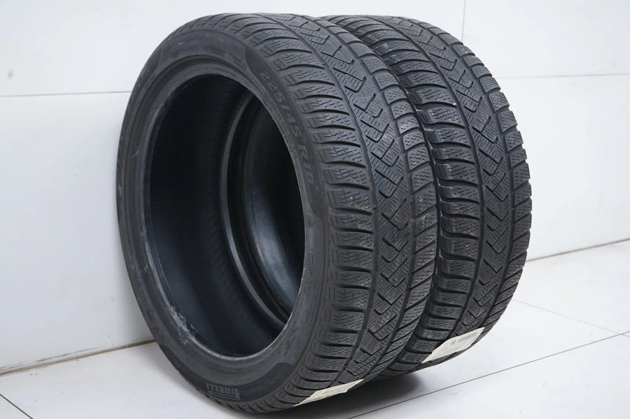 2 x Winterreifen Pirelli 225/45 R18 18 Zoll DOT21 ca.3mm MO RFT