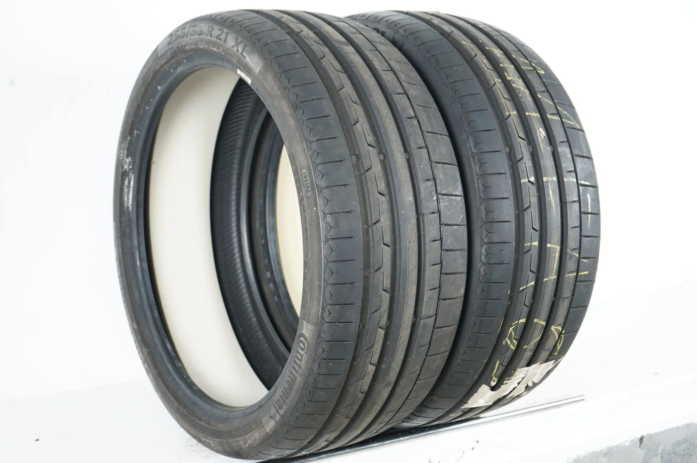 2 x Summer tires Continental 255 35 R21 21 inch DOT22 approx. 6mm AO