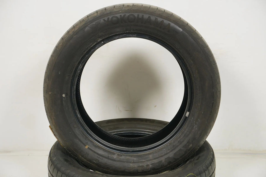 2 x Summer tires 225 60 18 inch Yokohama BMW* DOT17 approx. 7mm tread depth