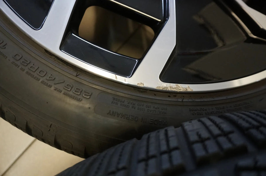 Jantes alliage aéro Porsche Taycan 20 pouces d'origine pneus hiver roues hiver 7mm 2023