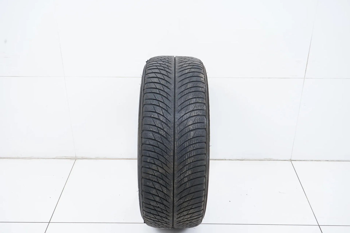 1 x Michelin winter tire 245/50 R19 inch DOT23 BMW* approx. 5mm tread depth RFT Detail view 2