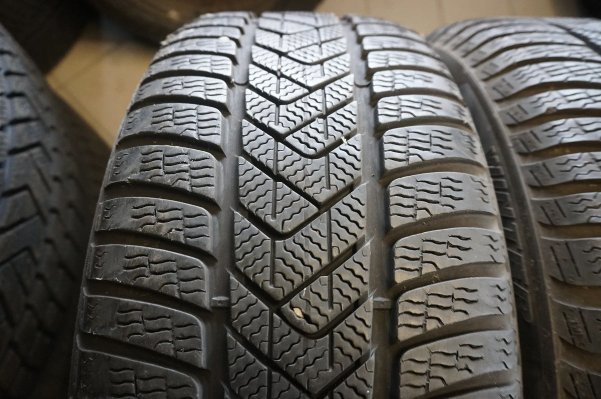 Original Mercedes E-Klasse W213 S213 Alufelgen Winterreifen 245 45 R18 Zoll 6mm Vue détaillée 9
