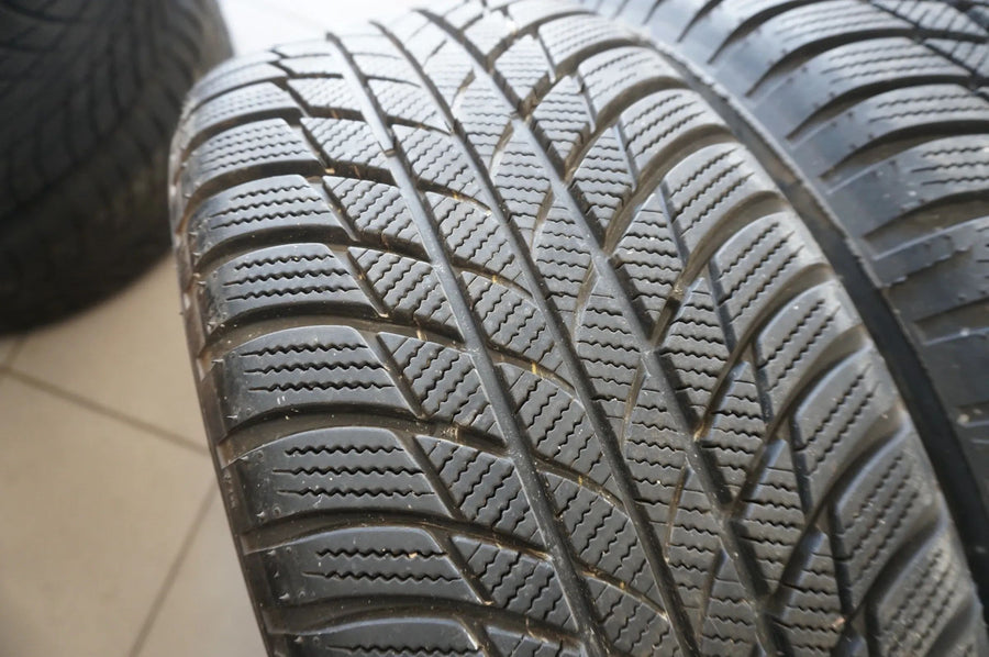 Original Audi Q2 GA Alufelgen Winterräder Winterreifen 215 55 R17 94V 2019 8mm