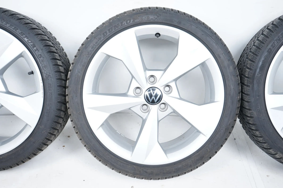 Audi A3 8Y VW Golf 7 8 Allwetterräder mit neuen Allwetterreifen 225 40 18 Zoll