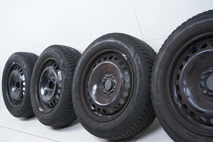Ford Focus 4 IV Felgen Goodyear Winterreifen Winterräder 205 60 R16 96H 2023 7mm