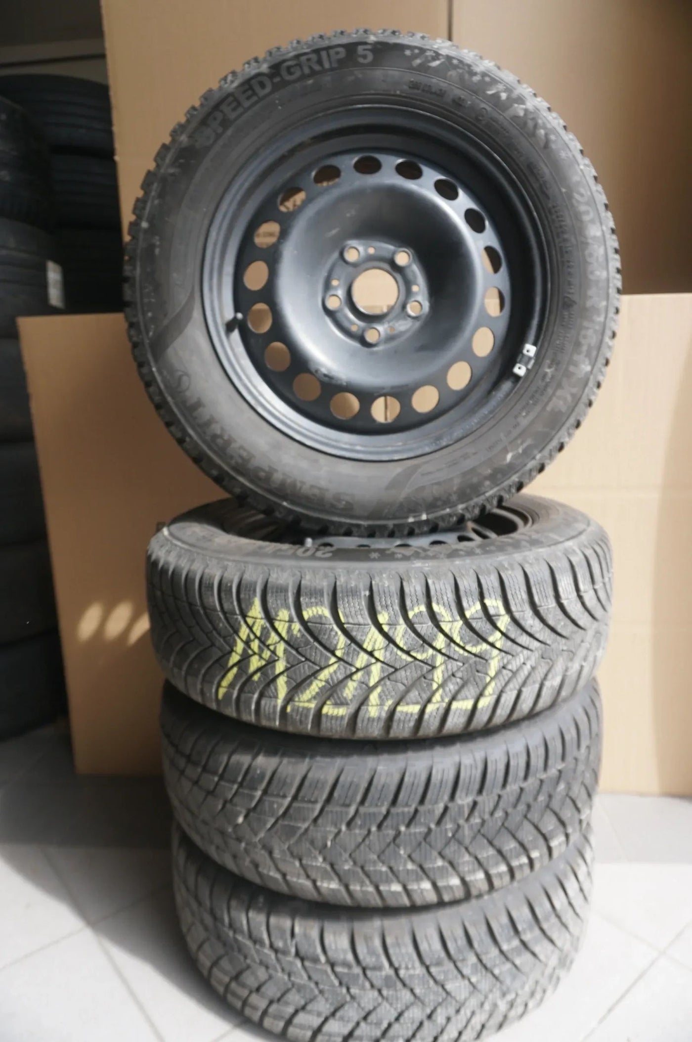 Original VW Touran II 5T Stahlfelgen Winterreifen Winterräder 205 60 R16 96H 8mm