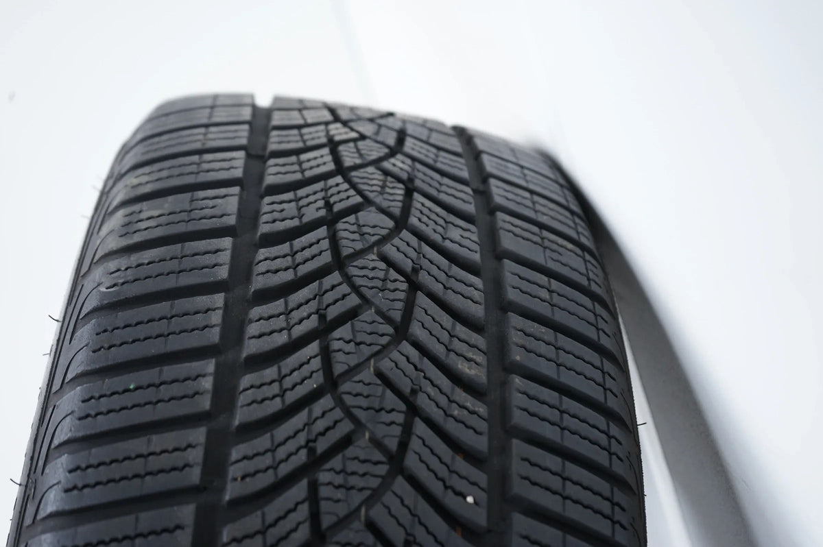 Mercedes C Klasse W206 Hybrid Winterräder Winterreifen 17 Zoll Detailansicht 14