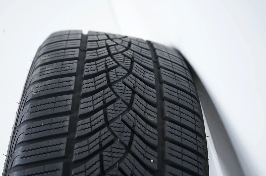 Mercedes C Klasse W206 Hybrid Winterräder Winterreifen 17 Zoll