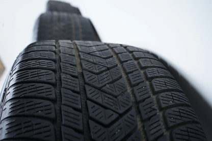 Mercedes třídy G G63 AMG W463 zimní kola zimní pneumatiky 275 50 20 palců